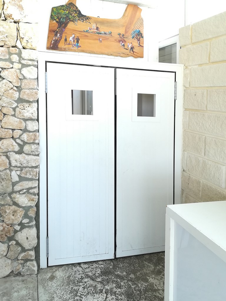 porta saloon per bar o ristoranti co.serr ( porte in sicilia orientale)